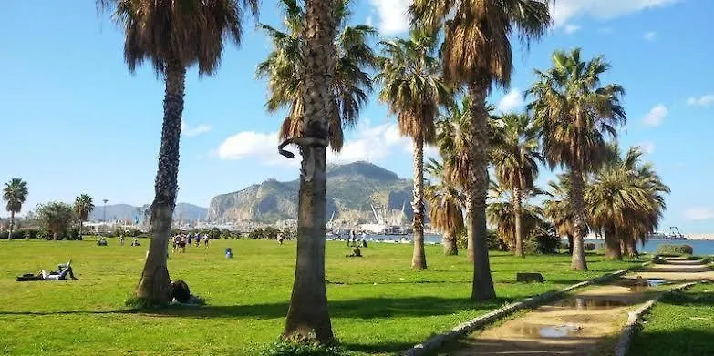 Sunny Home Palermo 0*,  Italien